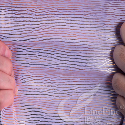 聯發合成皮 金絲柳枝效果的PU人造皮，鞋包兩用的品質之選